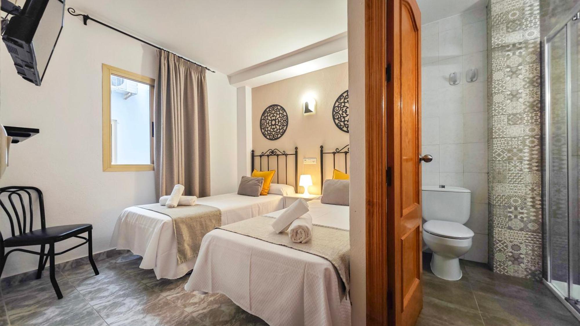 Hostal Dinamarca Sant Antoni de Portmany Dış mekan fotoğraf
