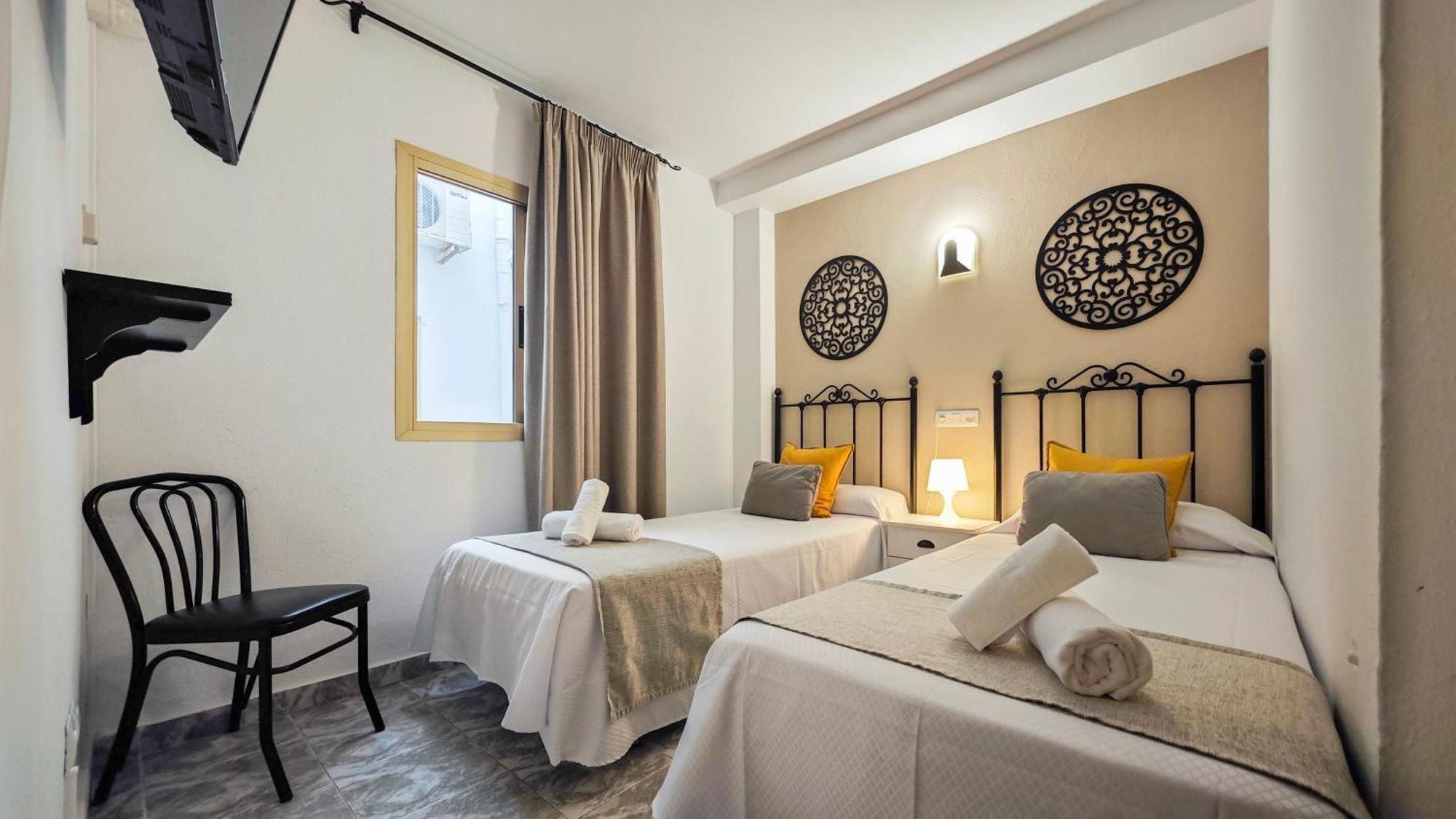 Hostal Dinamarca Sant Antoni de Portmany Dış mekan fotoğraf