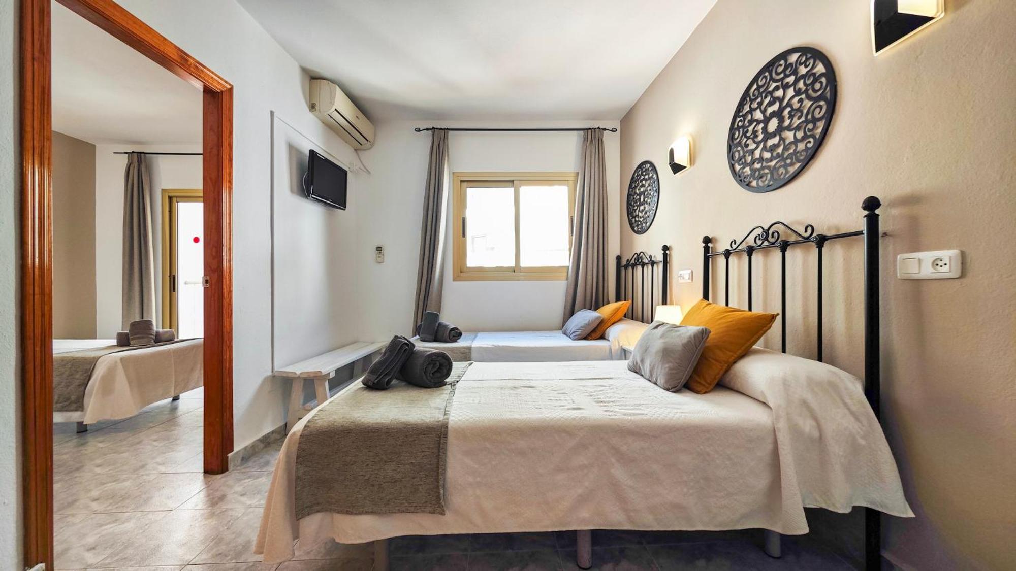 Hostal Dinamarca Sant Antoni de Portmany Dış mekan fotoğraf