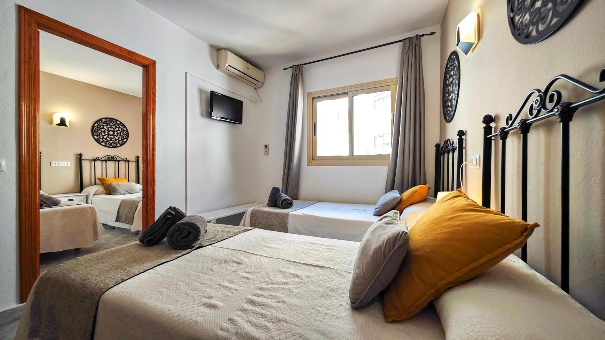 Hostal Dinamarca Sant Antoni de Portmany Dış mekan fotoğraf