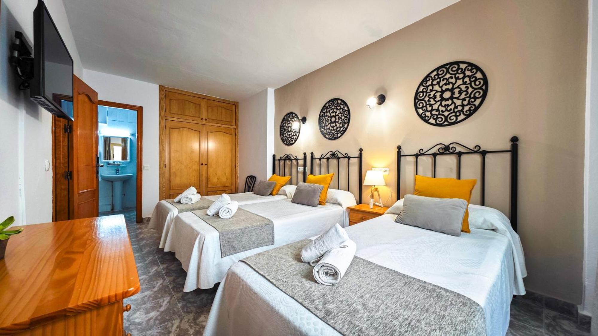 Hostal Dinamarca Sant Antoni de Portmany Dış mekan fotoğraf