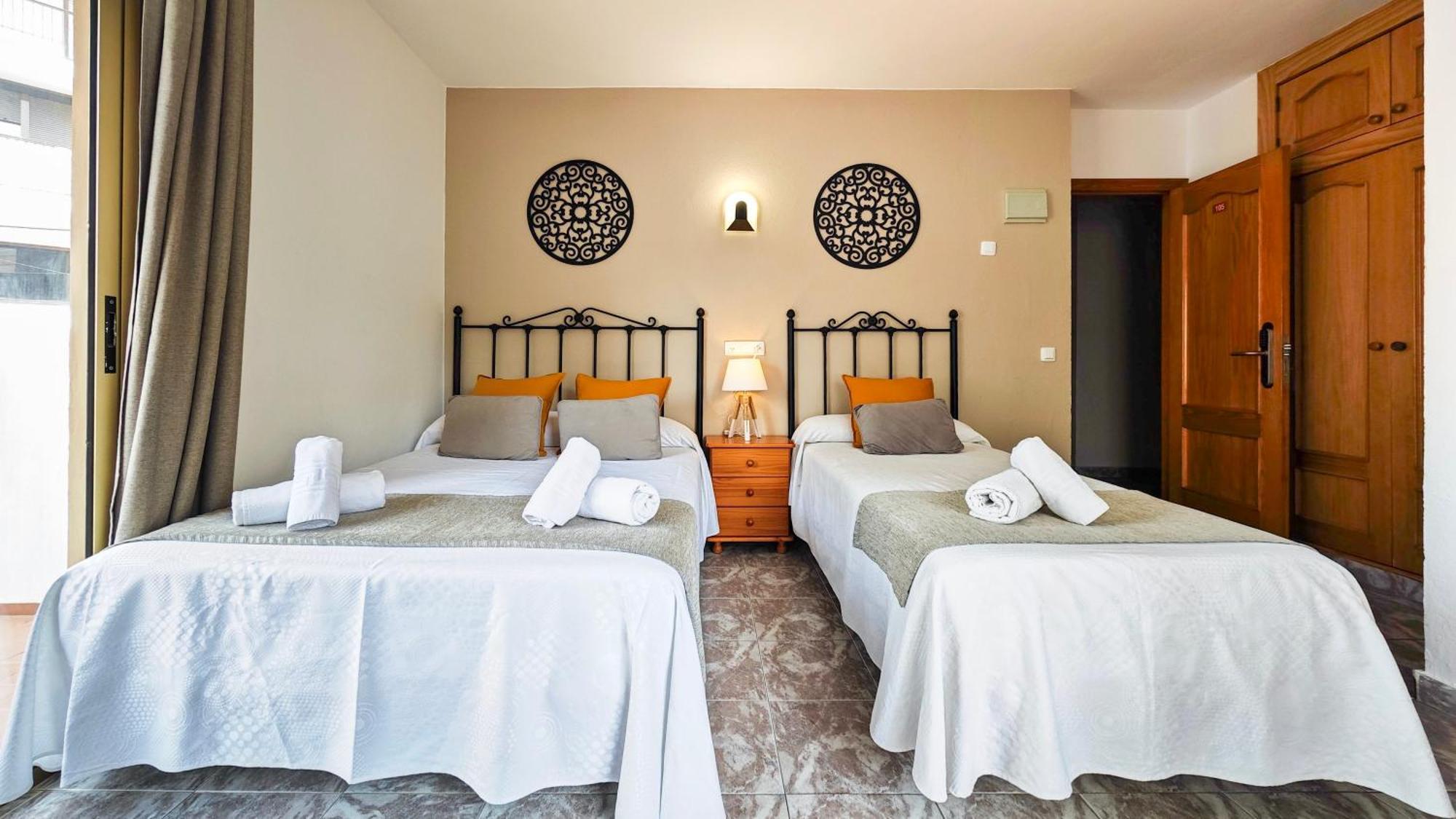 Hostal Dinamarca Sant Antoni de Portmany Dış mekan fotoğraf