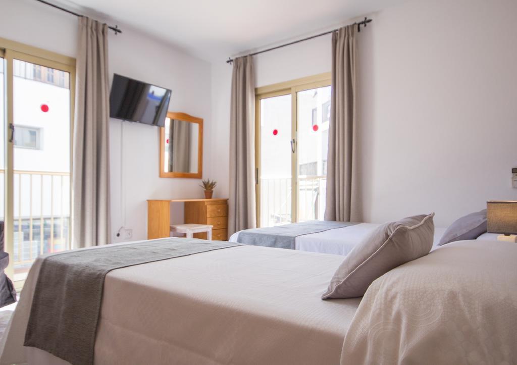 Hostal Dinamarca Sant Antoni de Portmany Dış mekan fotoğraf