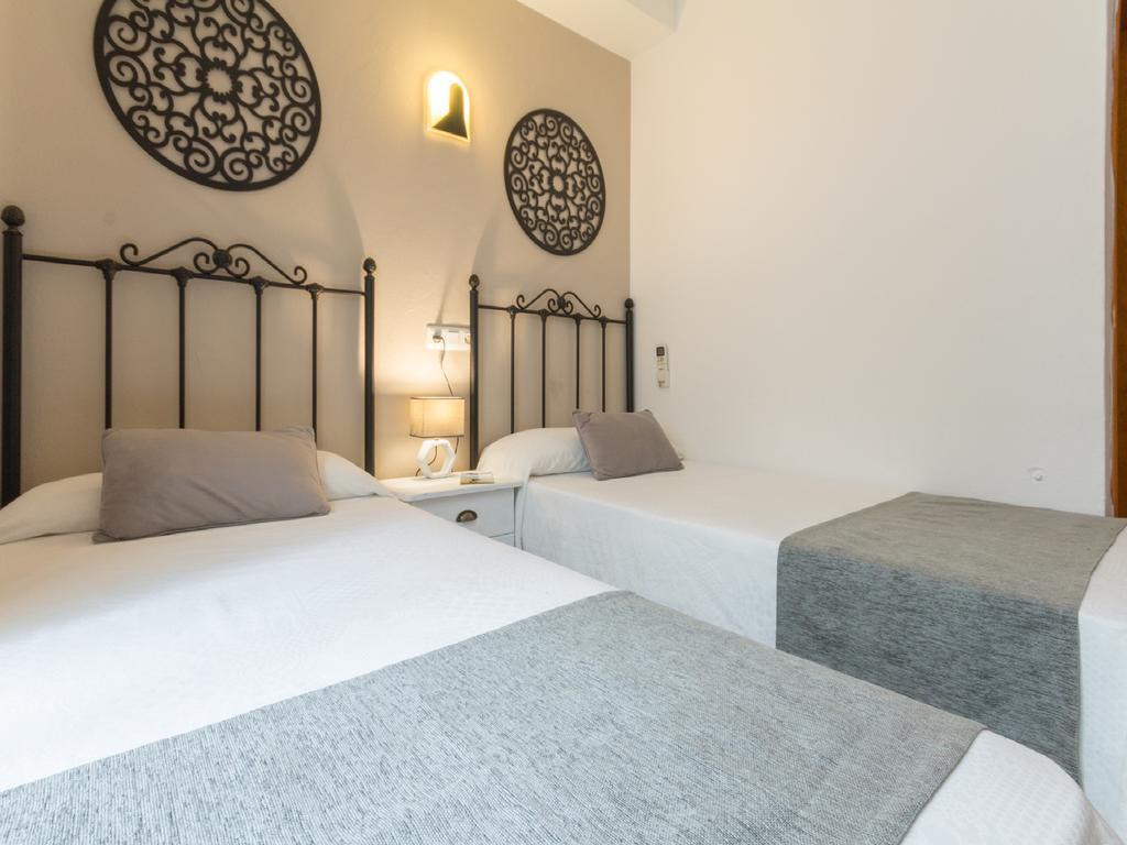 Hostal Dinamarca Sant Antoni de Portmany Dış mekan fotoğraf