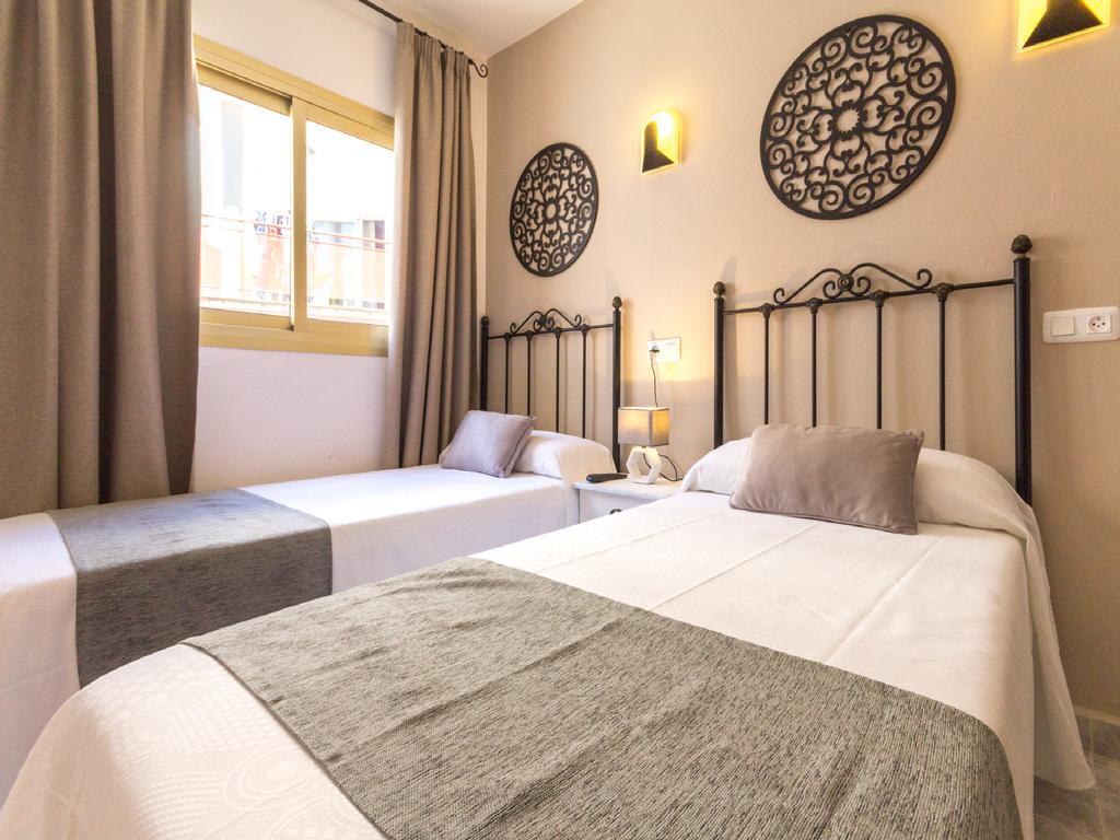 Hostal Dinamarca Sant Antoni de Portmany Dış mekan fotoğraf