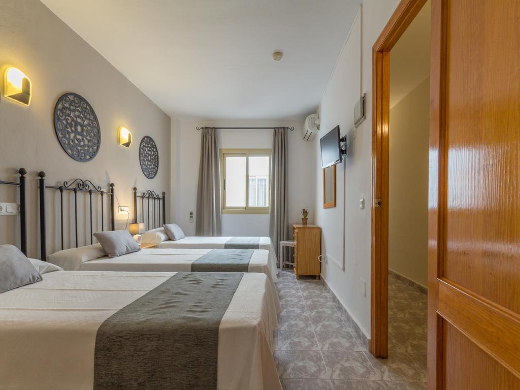 Hostal Dinamarca Sant Antoni de Portmany Dış mekan fotoğraf