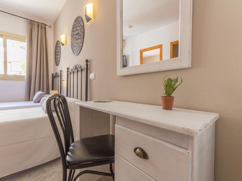 Hostal Dinamarca Sant Antoni de Portmany Dış mekan fotoğraf